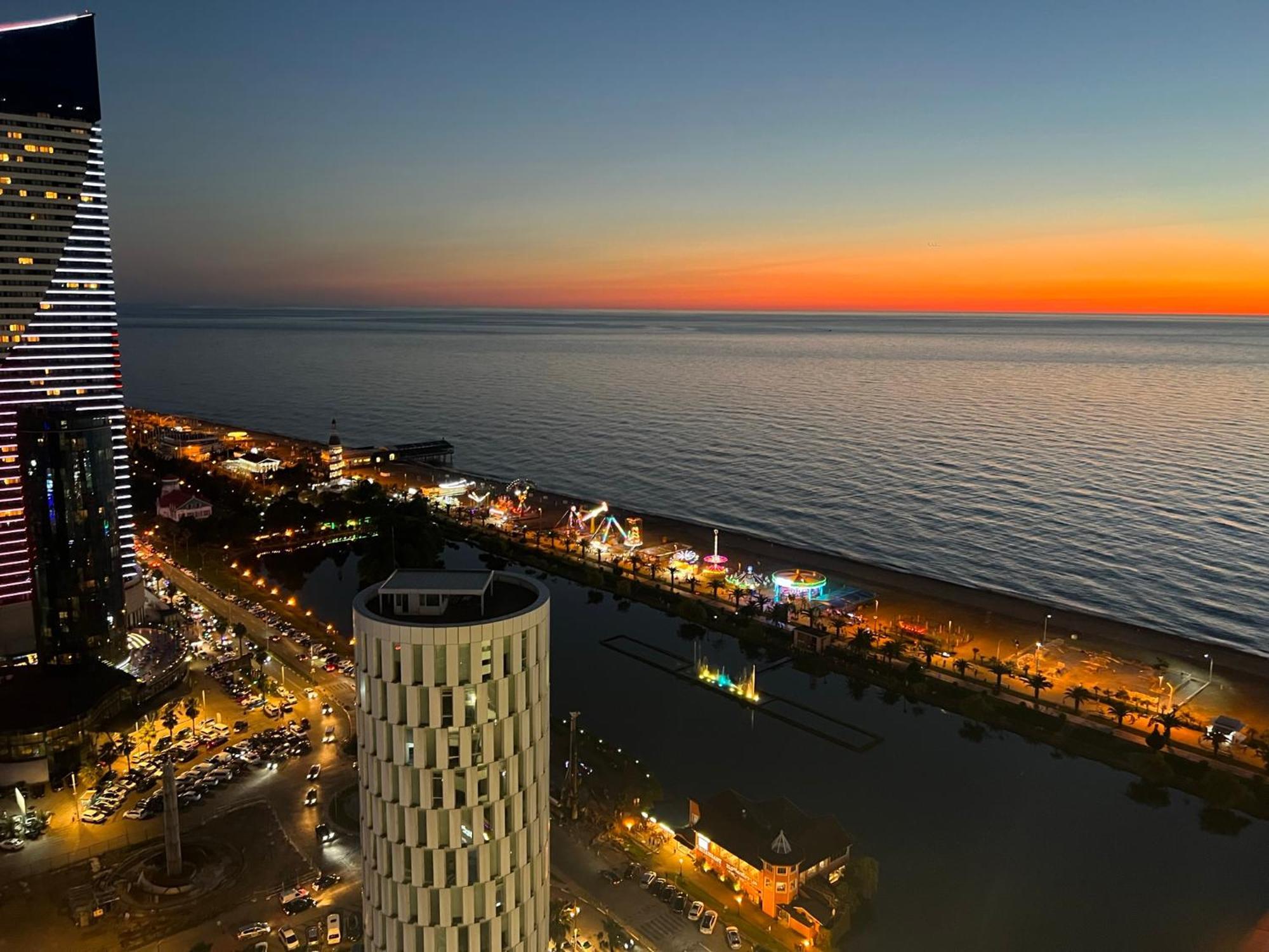 Ng Premium Apartments In Alliance Palace Batumi Exteriör bild