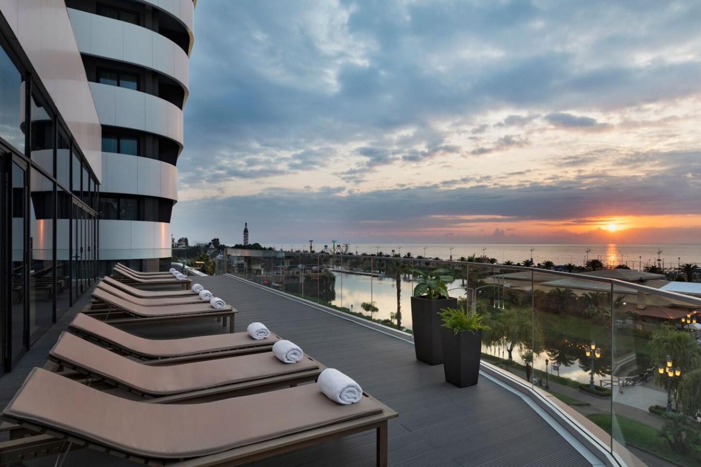 Ng Premium Apartments In Alliance Palace Batumi Exteriör bild